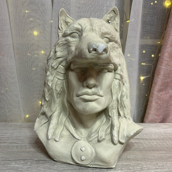 Native American Ceramic With Wolf Bisque Chalkware - Picture 1 of 12